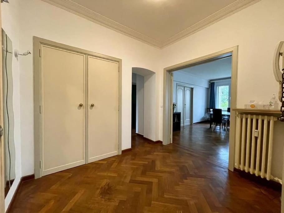 Spacious Apartment Next To Parc Du Cinquantenaire Брюксел Екстериор снимка